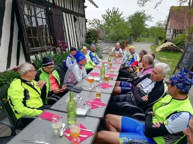 sortie Cyclo belbeuf avec arrêt au restaurant